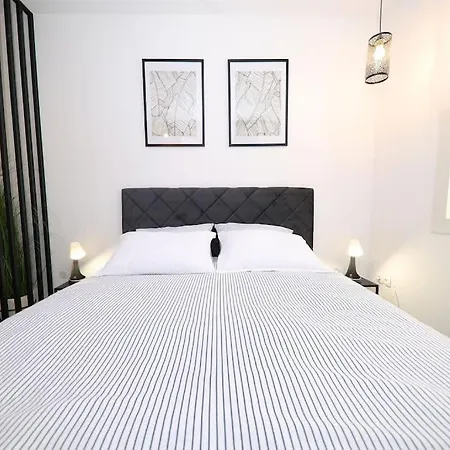“minipalais” In The Heart Of Apartment *